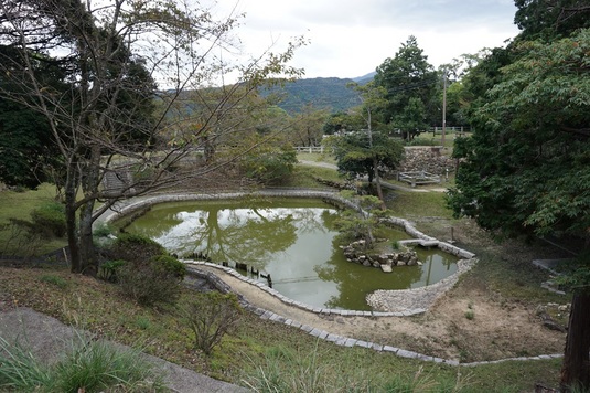 洲本城137日月の池.jpg